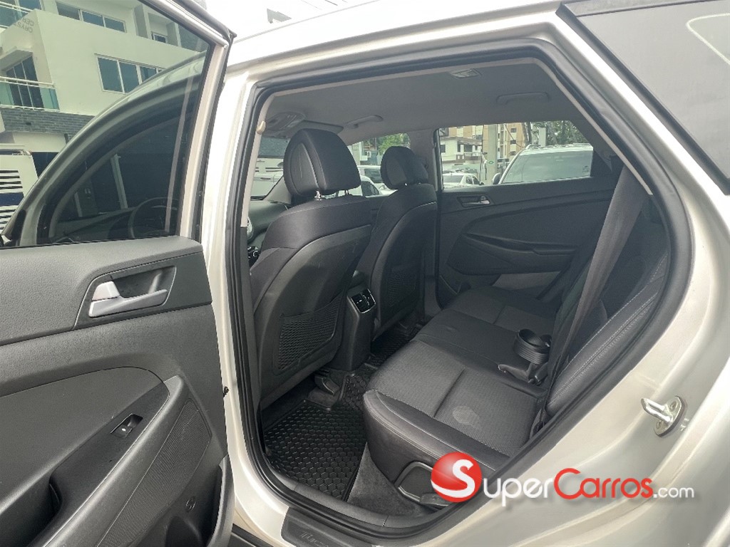 2017 Hyundai Tucson — foto 8 / 12