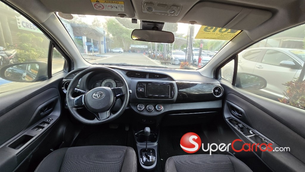 2019 Toyota VITZ — foto 9 / 12