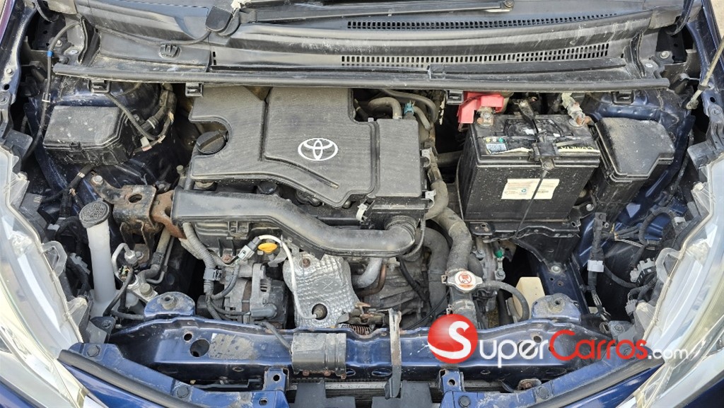 2019 Toyota VITZ — foto 10 / 12