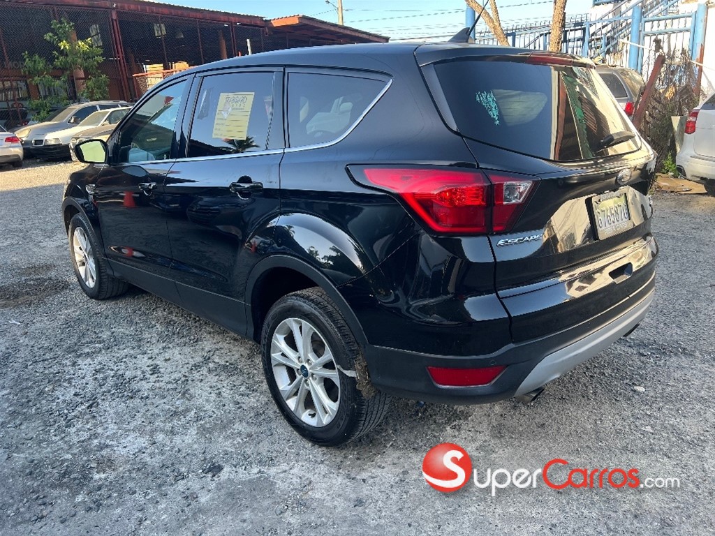 2019 Ford Escape SEL — foto 6 / 12