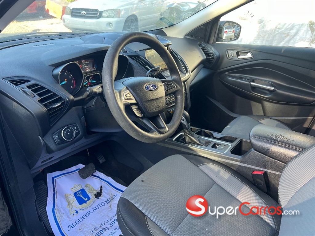 2019 Ford Escape SEL — foto 9 / 12