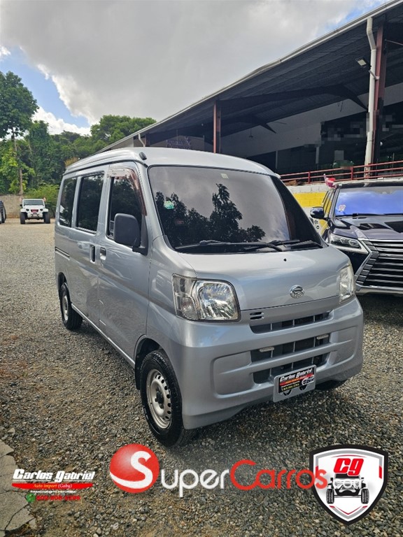 2016 Daihatsu Hijet — foto 2 / 10