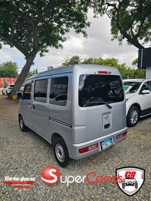 2016 Daihatsu Hijet — foto 4 / 10