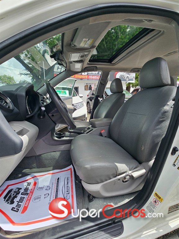 2011 Toyota RAV4 — foto 9 / 10