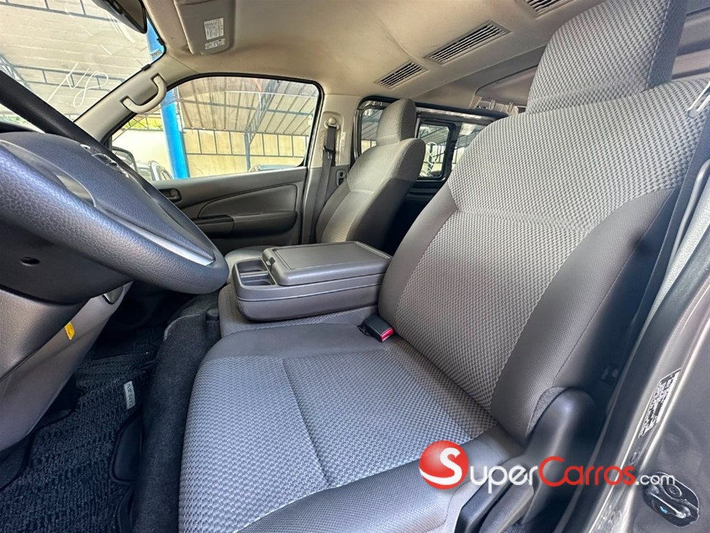2020 Nissan Caravan — foto 2 / 12