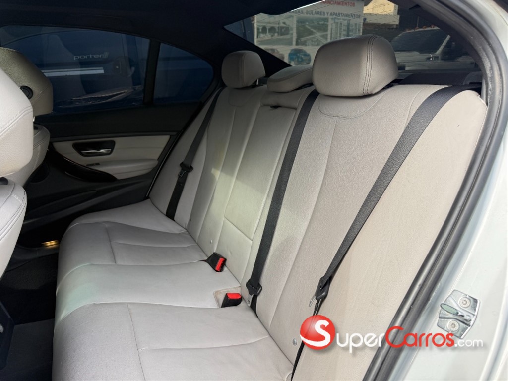 2012 BMW Serie 3 328i — foto 9 / 11