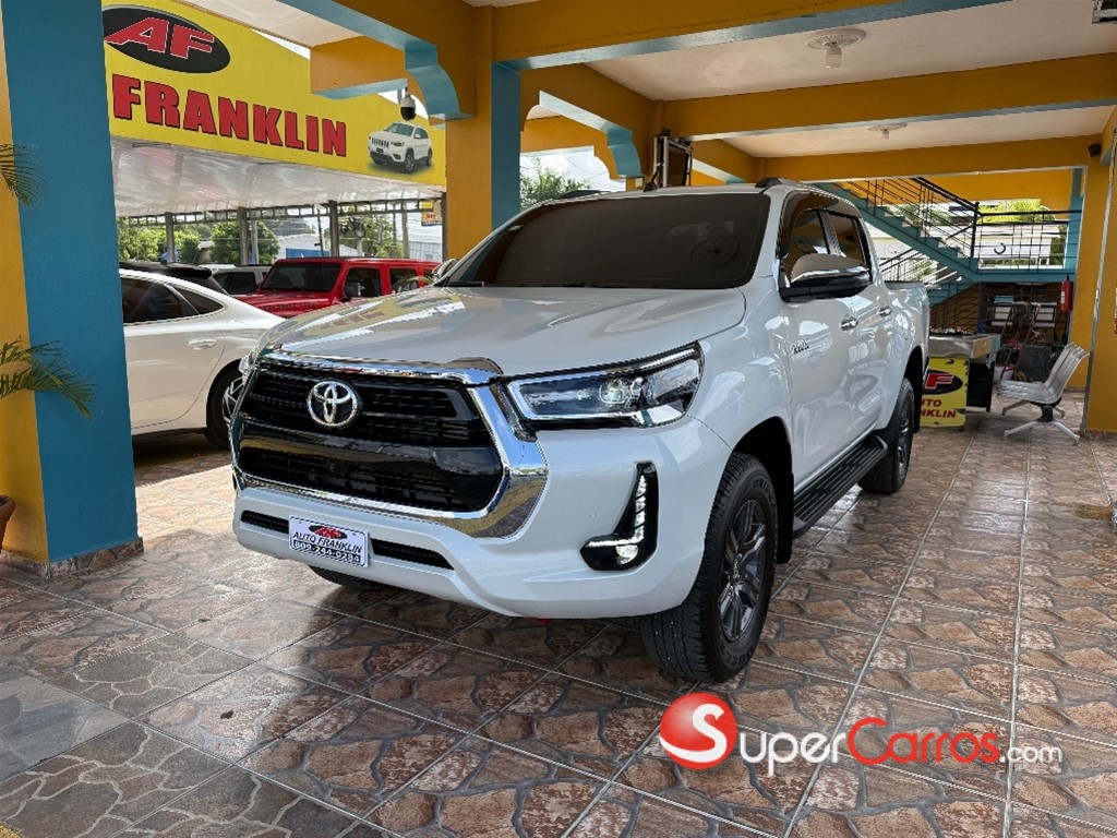 2025 Toyota Hilux SRV — foto 3 / 10