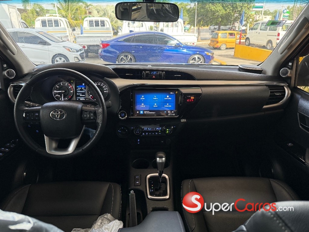 2025 Toyota Hilux SRV — foto 9 / 10