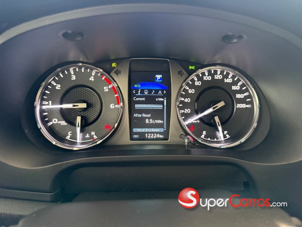 2025 Toyota Hilux SRV — foto 10 / 10