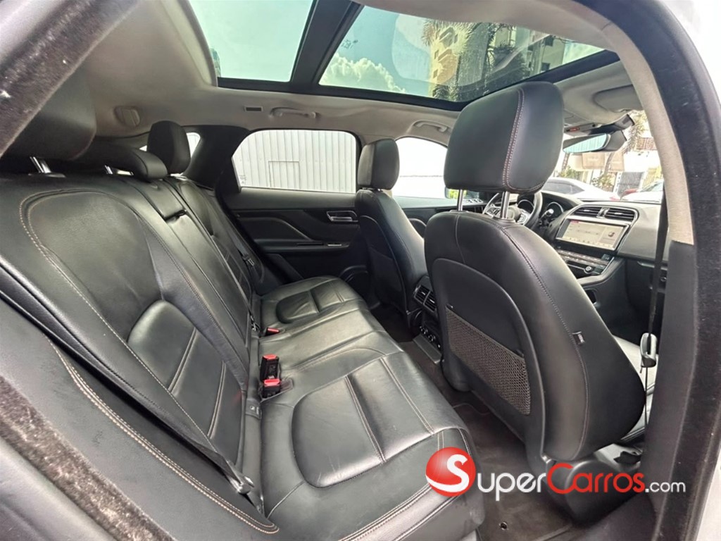 2020 Jaguar F-Pace — foto 10 / 12
