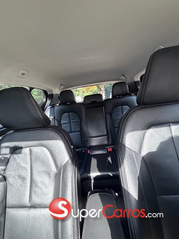 2022 Volvo XC40 Momentum — foto 10 / 11