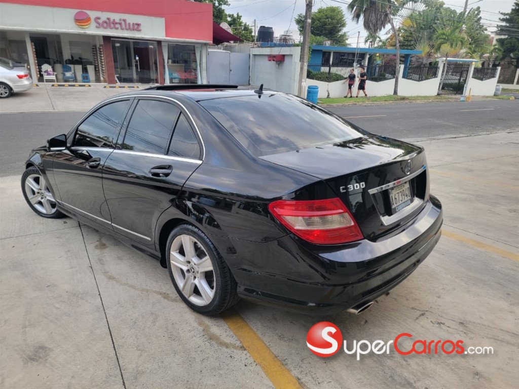 2011 Mercedes-Benz Clase C 300 — foto 2 / 8