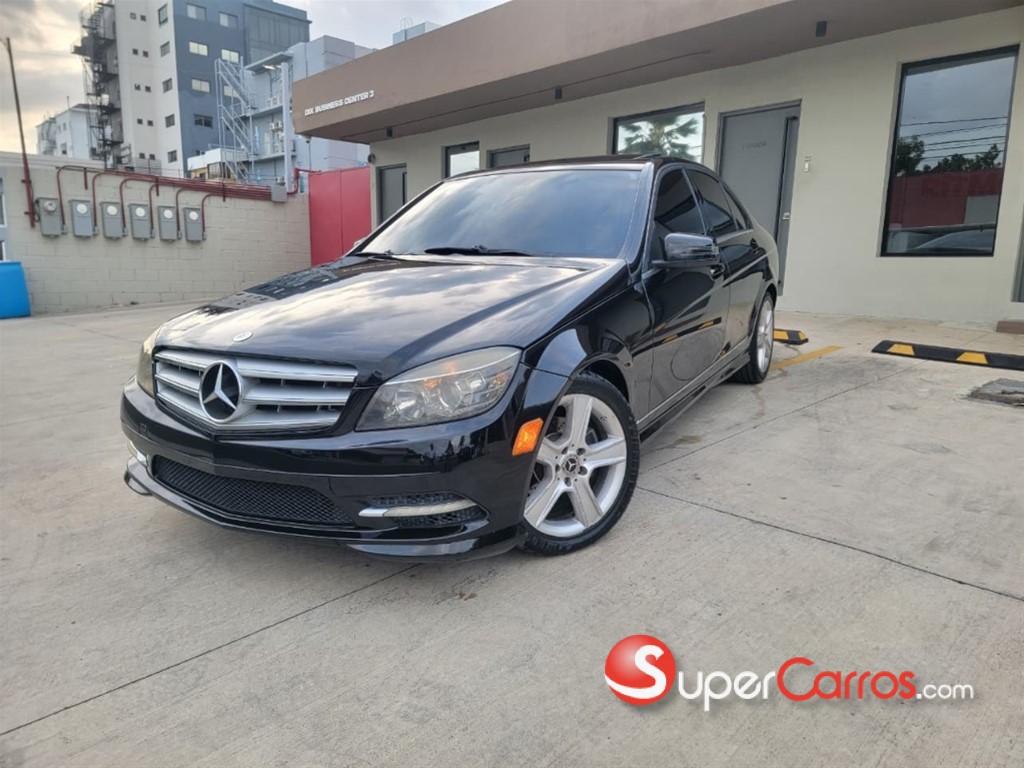 2011 Mercedes-Benz Clase C 300 — foto 3 / 8
