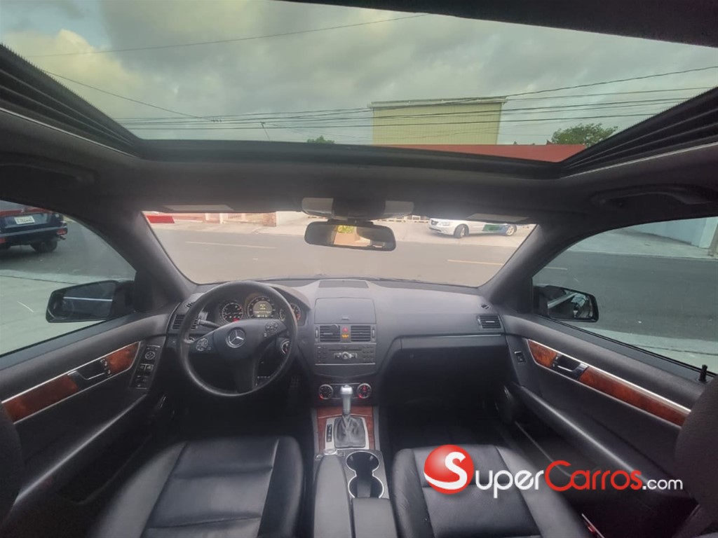 2011 Mercedes-Benz Clase C 300 — foto 5 / 8