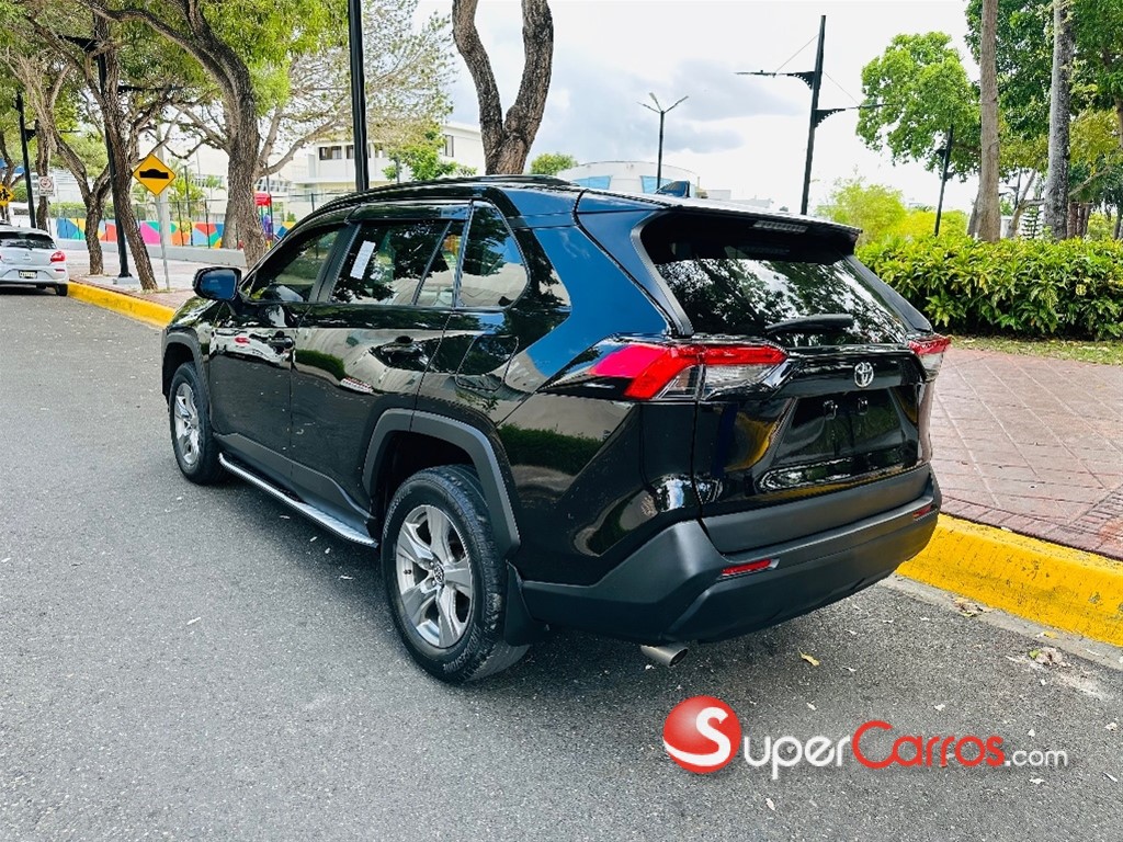 2021 Toyota RAV4 LE PLUS — foto 4 / 12