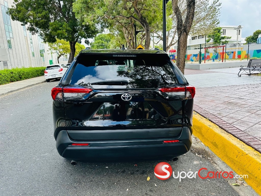 2021 Toyota RAV4 LE PLUS — foto 5 / 12