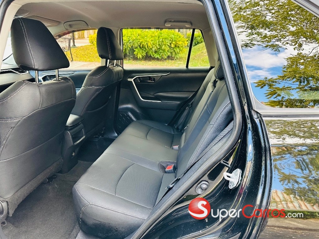 2021 Toyota RAV4 LE PLUS — foto 7 / 12
