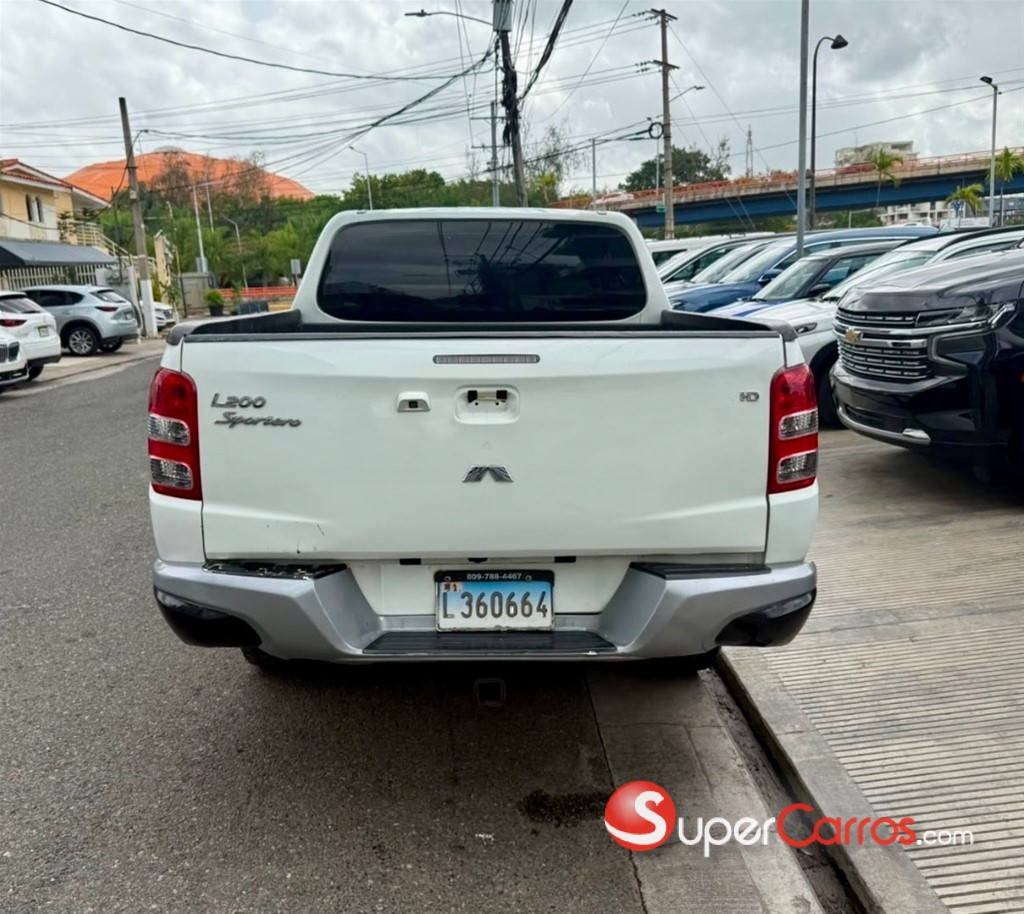 2016 Mitsubishi Motors L 200 Sportero — foto 5 / 9