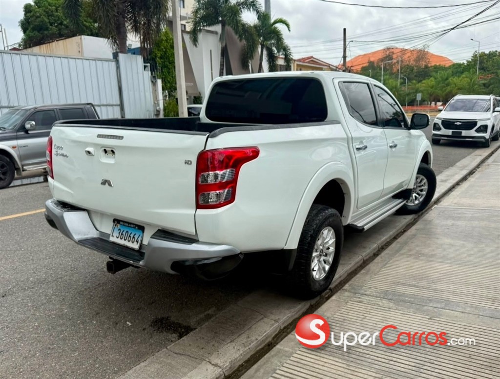 2016 Mitsubishi Motors L 200 Sportero — foto 6 / 9