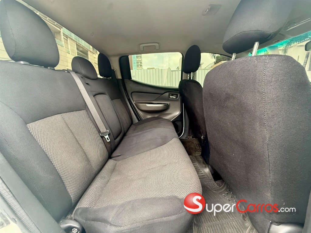 2016 Mitsubishi Motors L 200 Sportero — foto 8 / 9