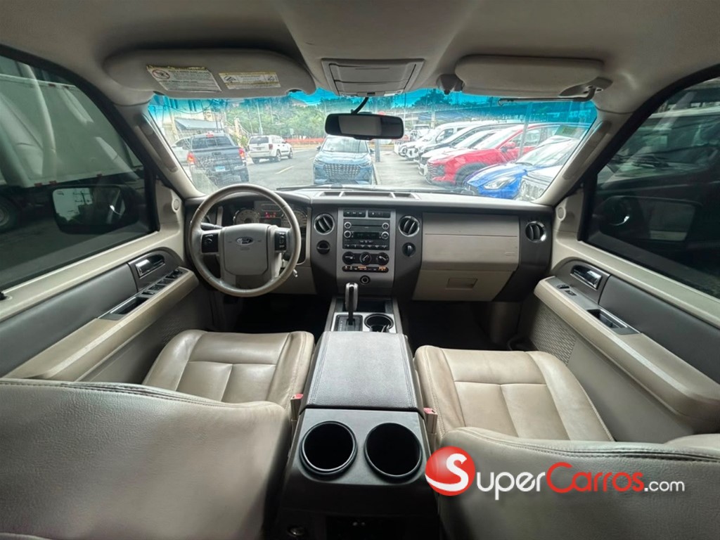 2011 Ford Expedition — foto 8 / 12