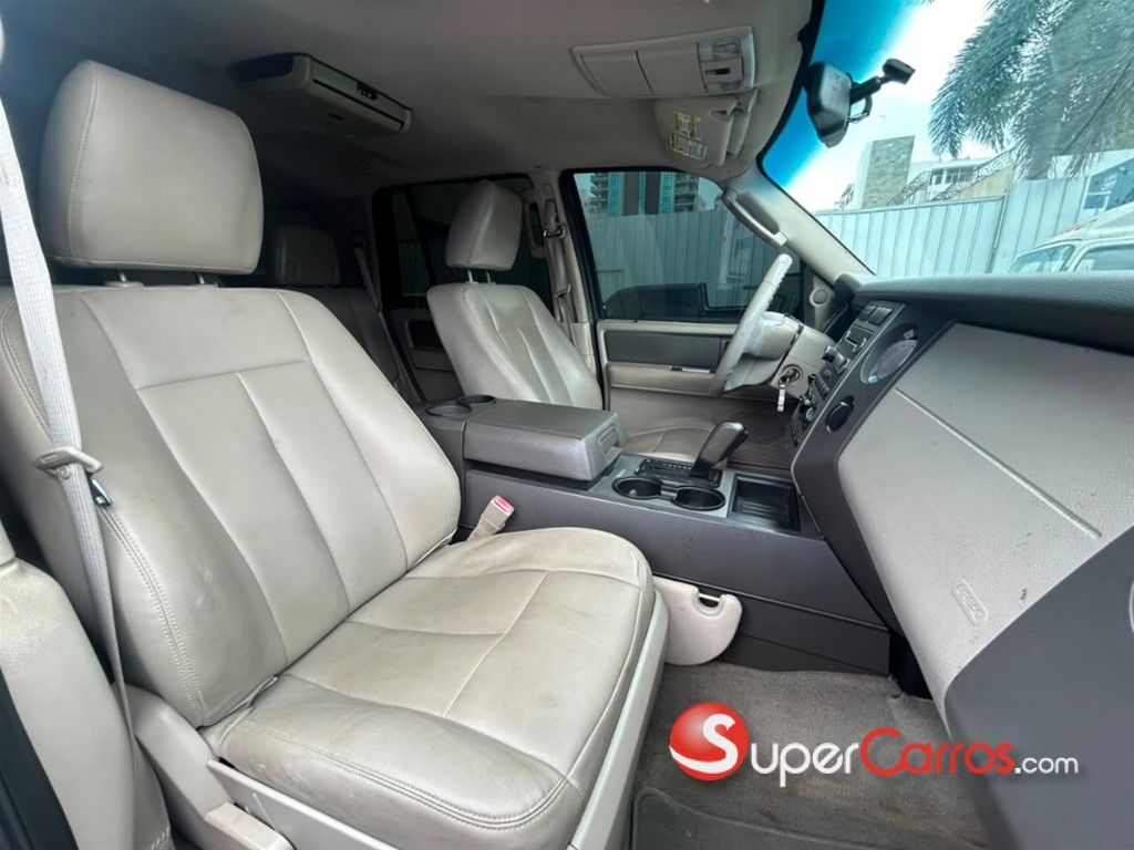 2011 Ford Expedition — foto 10 / 12