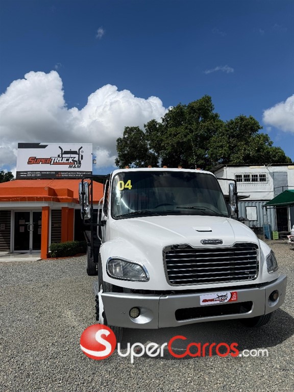 2004 Freightliner M2