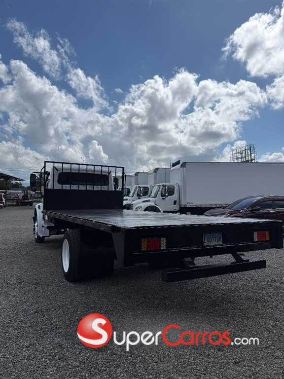 2004 Freightliner M2 — foto 7 / 7