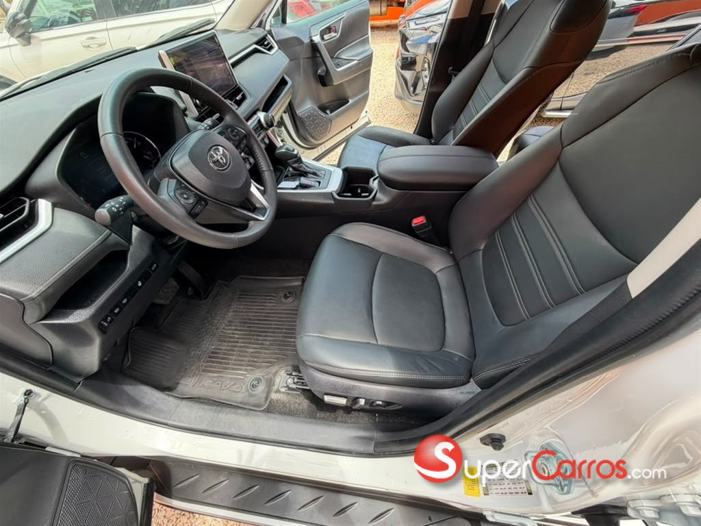2024 Toyota RAV4 XLE Premium — foto 2 / 12