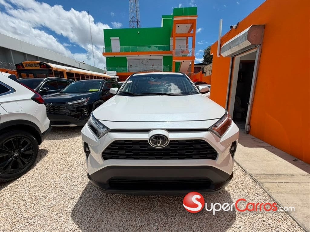 2024 Toyota RAV4 XLE Premium — foto 8 / 12