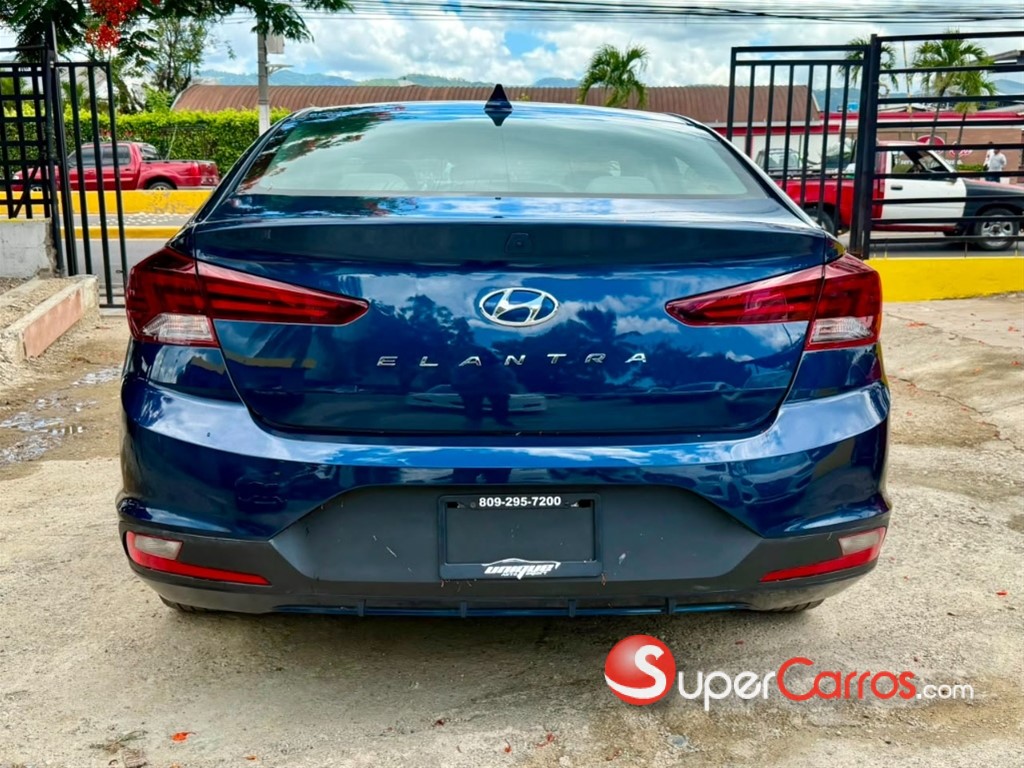 2020 Hyundai Elantra SE — foto 6 / 10