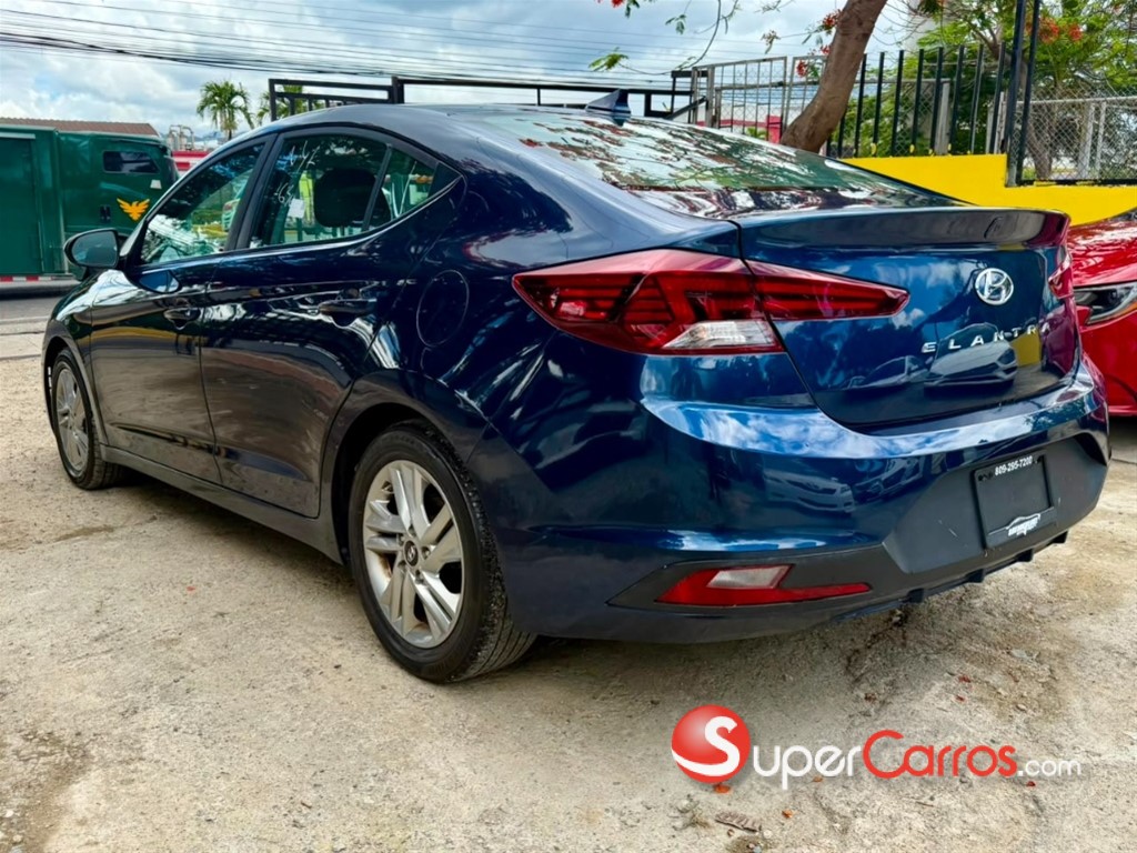 2020 Hyundai Elantra SE — foto 7 / 10