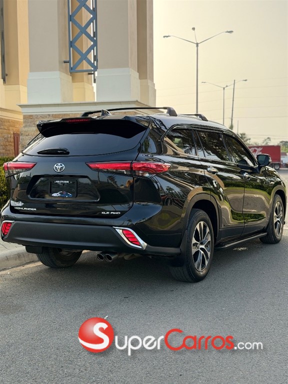 2021 Toyota Highlander XLE — foto 4 / 11