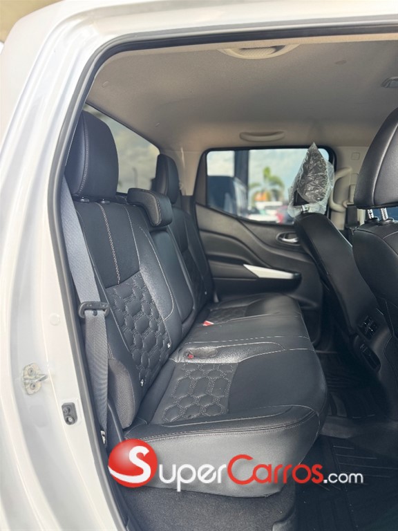 2025 Nissan Frontier LE — foto 6 / 10