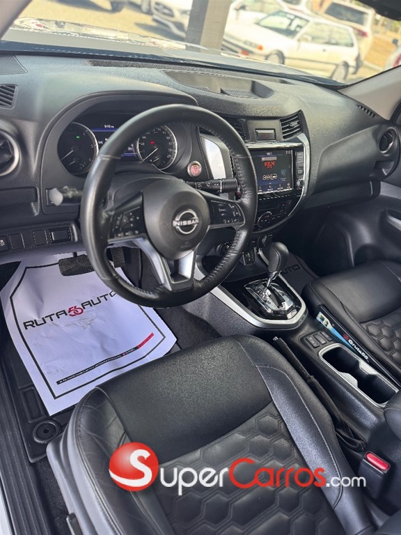 2025 Nissan Frontier LE — foto 9 / 10
