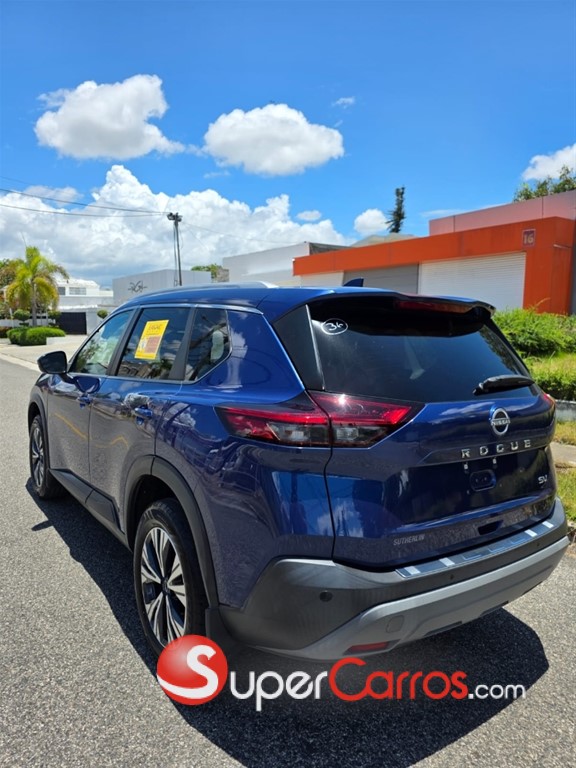 2022 Nissan Rogue SV — foto 4 / 10