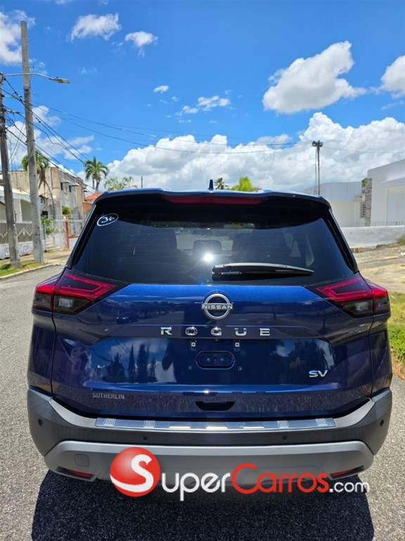 2022 Nissan Rogue SV — foto 5 / 10