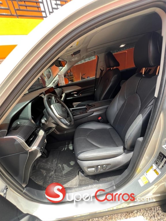2024 Toyota Grand Highlander Limited — foto 6 / 9