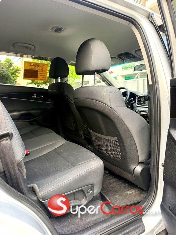 2020 Kia Sorento LX — foto 2 / 12