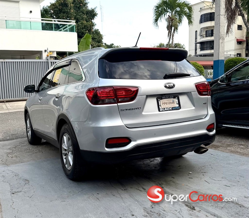 2020 Kia Sorento LX — foto 6 / 12