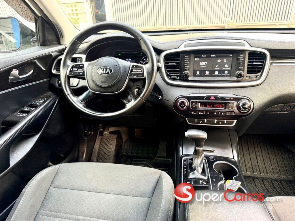2020 Kia Sorento LX — foto 8 / 12