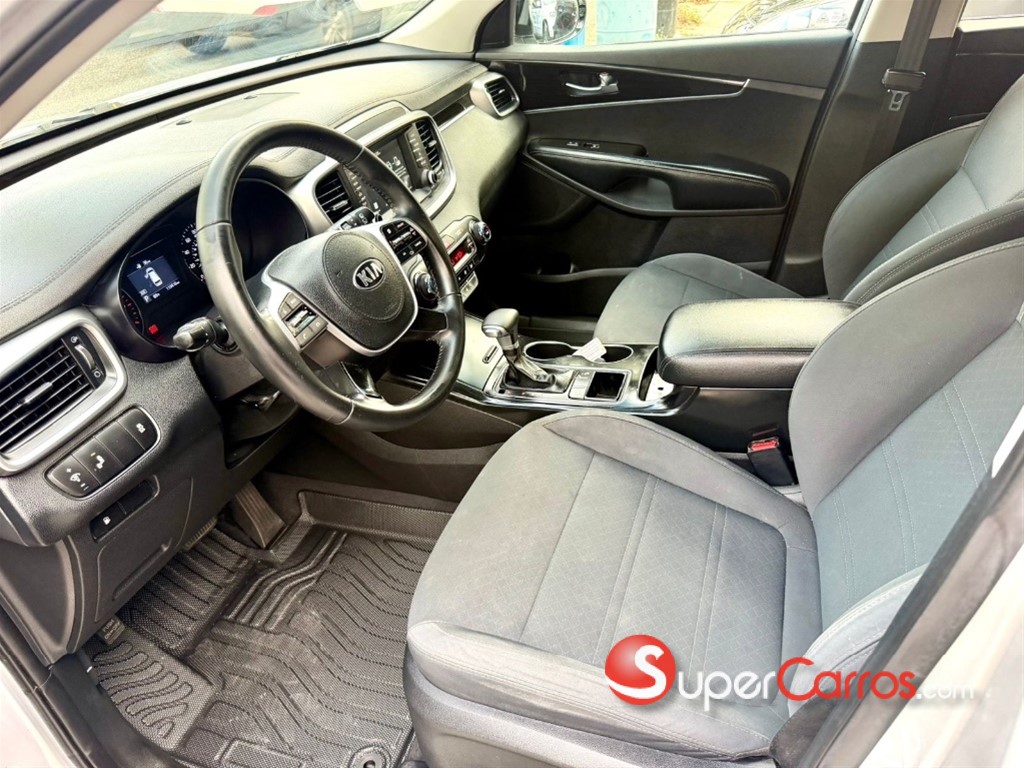2020 Kia Sorento LX — foto 9 / 12
