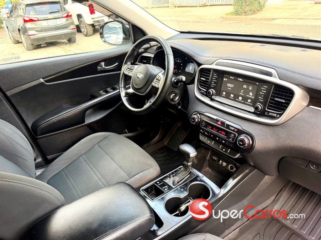2020 Kia Sorento LX — foto 11 / 12