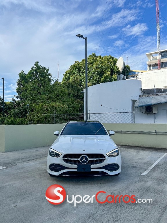 2024 Mercedes-Benz Clase C 300 — foto 2 / 10