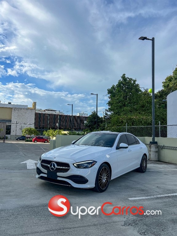 2024 Mercedes-Benz Clase C 300 — foto 3 / 10