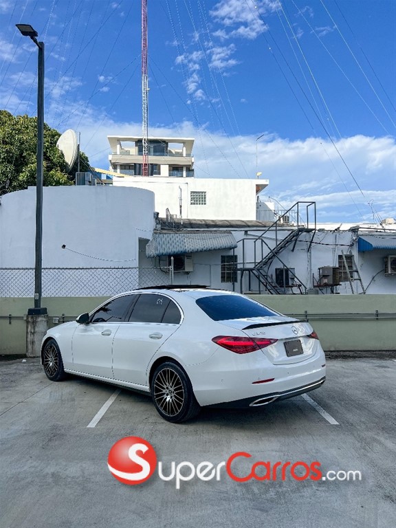 2024 Mercedes-Benz Clase C 300 — foto 5 / 10