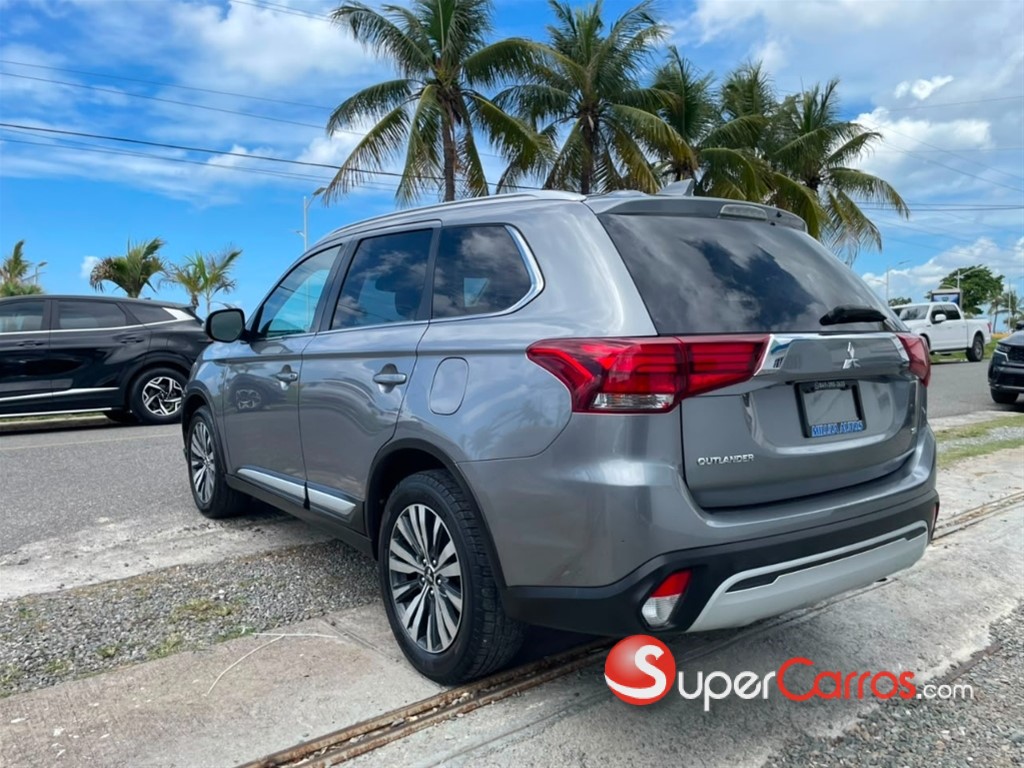 2020 Mitsubishi Motors Outlander SEL — foto 4 / 9
