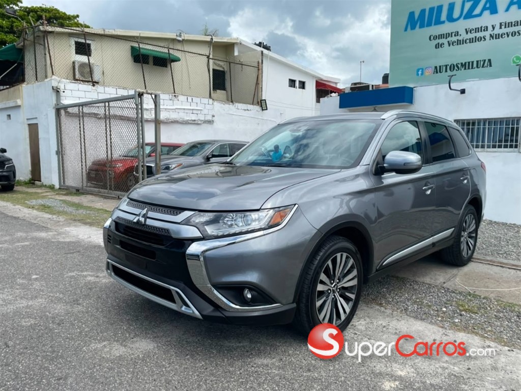 2020 Mitsubishi Motors Outlander SEL — foto 6 / 9