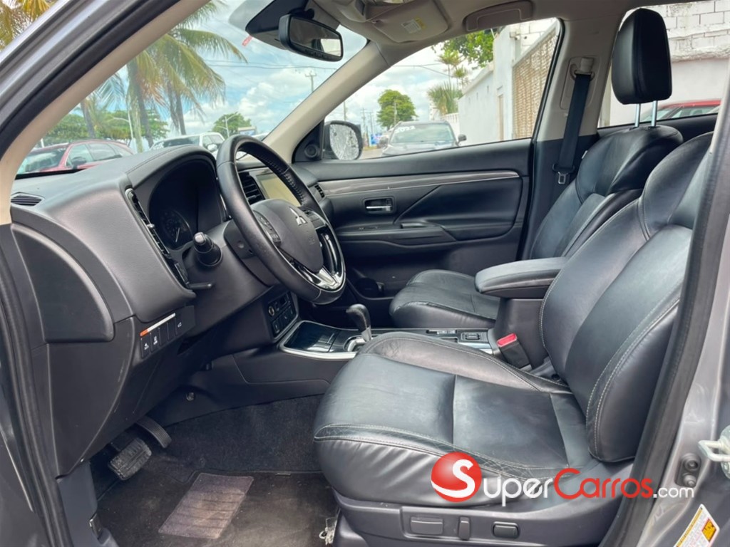 2020 Mitsubishi Motors Outlander SEL — foto 7 / 9