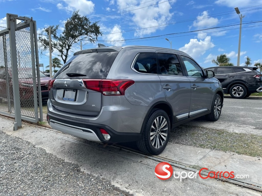 2020 Mitsubishi Motors Outlander SEL — foto 9 / 9